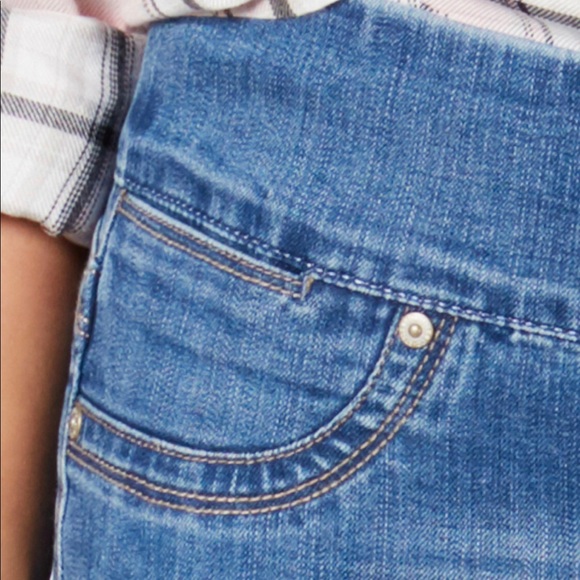 Style & Co Pull-on Capri Jeans - Picture 2 of 5